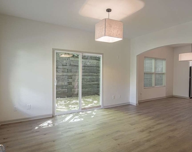 70 Gardenia Drive Nw - Photo Thumbnail 6