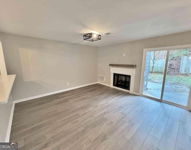 3573 Kennesaw Station Drive Nw - Photo Thumbnail 6