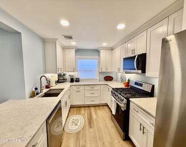 408 13th Avenue - Photo Thumbnail 4