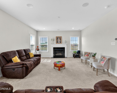 40 Gina Drive - Photo Thumbnail 12