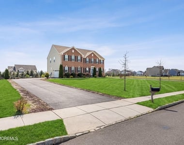 40 Gina Drive - Photo Thumbnail 2