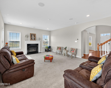 40 Gina Drive - Photo Thumbnail 7