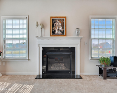 40 Gina Drive - Photo Thumbnail 8