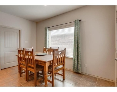 4624 Lazy Oaks Street - Photo Thumbnail 10