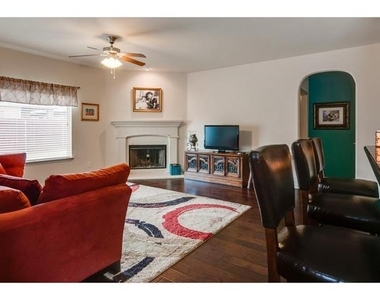 4624 Lazy Oaks Street - Photo Thumbnail 16