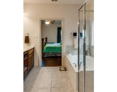 4624 Lazy Oaks Street - Photo Thumbnail 20