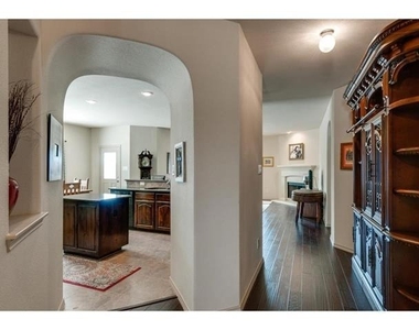 4624 Lazy Oaks Street - Photo Thumbnail 4