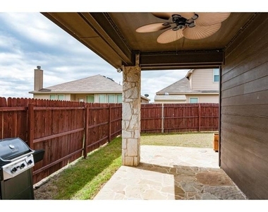 4624 Lazy Oaks Street - Photo Thumbnail 30