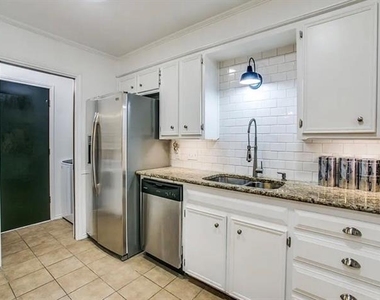 5113 Ledgestone Drive - Photo Thumbnail 10