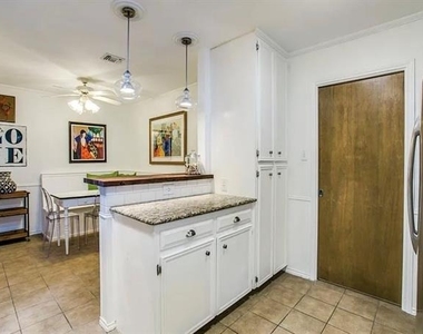 5113 Ledgestone Drive - Photo Thumbnail 11