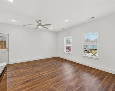 502 E Kimball Street - Photo Thumbnail 6