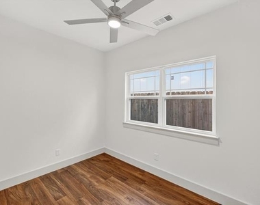 502 E Kimball Street - Photo Thumbnail 13