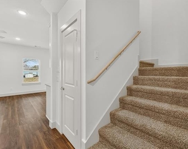 502 E Kimball Street - Photo Thumbnail 14