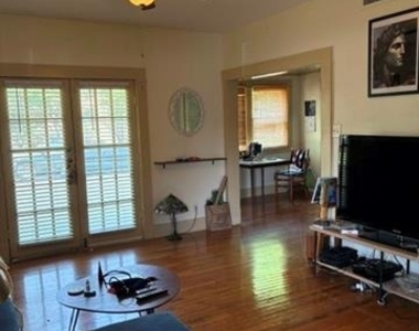1420 W 10th Street - Photo Thumbnail 11