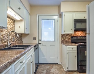 3212 Daniel Avenue - Photo Thumbnail 7