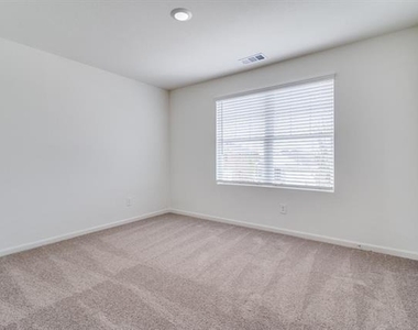 1876 Lockhart Drive - Photo Thumbnail 16