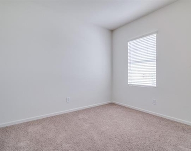 1876 Lockhart Drive - Photo Thumbnail 15