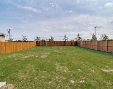 1876 Lockhart Drive - Photo Thumbnail 2