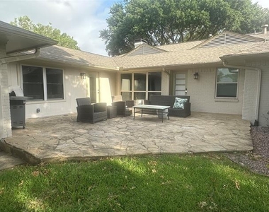 6908 Lavendale - Photo Thumbnail 28