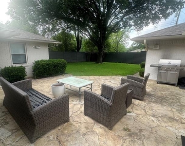 6908 Lavendale - Photo Thumbnail 32