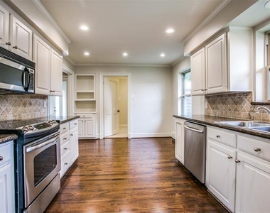 6908 Lavendale - Photo Thumbnail 9