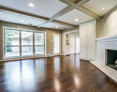 6908 Lavendale - Photo Thumbnail 13