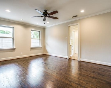 6908 Lavendale - Photo Thumbnail 16