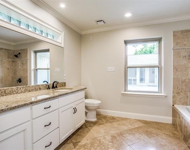 6908 Lavendale - Photo Thumbnail 17