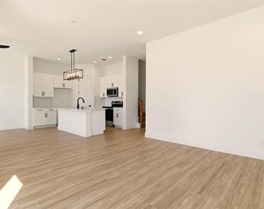 8902 Lowell Street - Photo Thumbnail 6