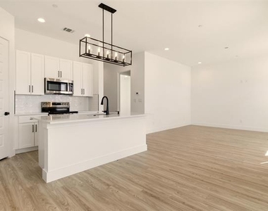 8902 Lowell Street - Photo Thumbnail 7