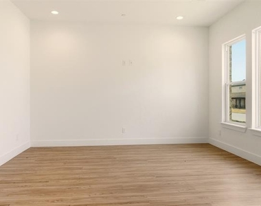 8902 Lowell Street - Photo Thumbnail 12
