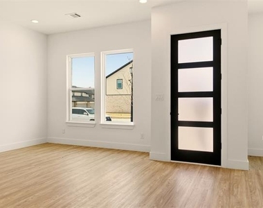 8902 Lowell Street - Photo Thumbnail 3