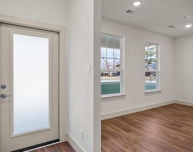 506 E Kimball Street - Photo Thumbnail 3