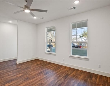 506 E Kimball Street - Photo Thumbnail 6
