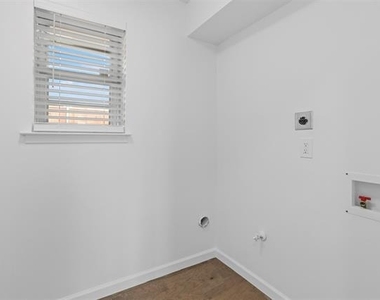 3212 Altman Drive - Photo Thumbnail 12