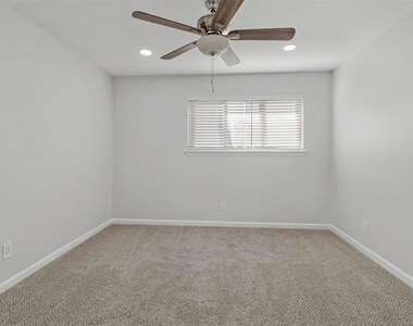 3212 Altman Drive - Photo Thumbnail 11