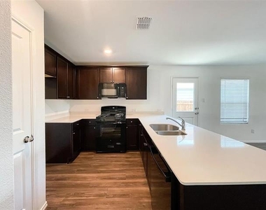 7413 Jackrabbit Avenue - Photo Thumbnail 3