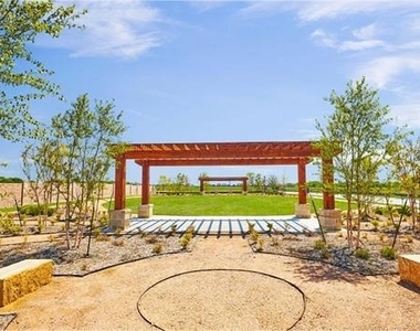 7413 Jackrabbit Avenue - Photo Thumbnail 14