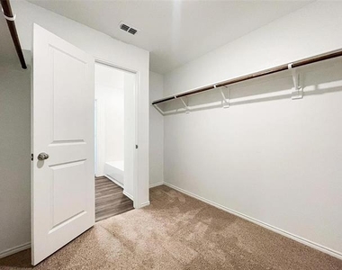 7413 Jackrabbit Avenue - Photo Thumbnail 5