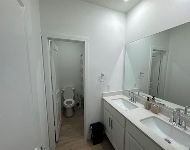 229 Invermore Drive - Photo Thumbnail 5