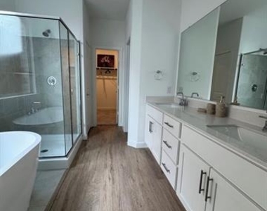 229 Invermore Drive - Photo Thumbnail 10