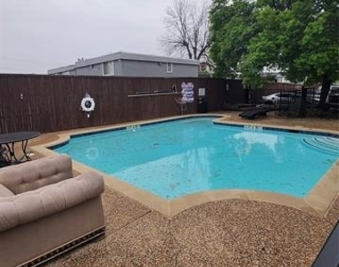 13219 Emily Road - Photo Thumbnail 5