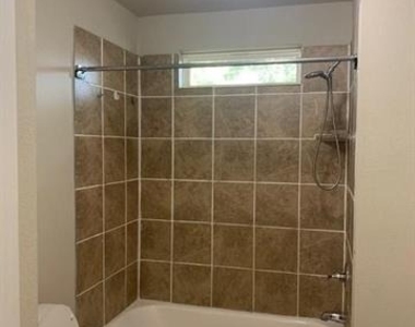 3226 Navaro Street - Photo Thumbnail 16