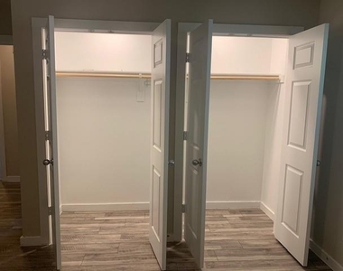 3226 Navaro Street - Photo Thumbnail 12