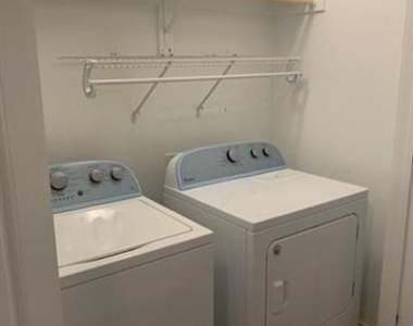 3226 Navaro Street - Photo Thumbnail 15