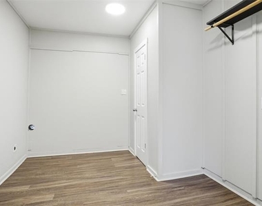 101 Glenhaven Drive - Photo Thumbnail 13