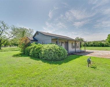 416 N 8th Street - Photo Thumbnail 2