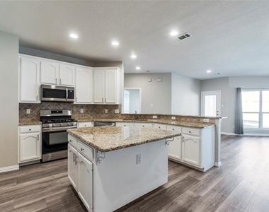 5109 Keating Street - Photo Thumbnail 3