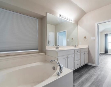 5109 Keating Street - Photo Thumbnail 10