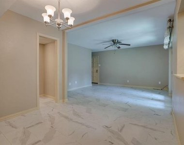 2809 Lineville Drive - Photo Thumbnail 8